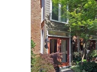 46 Willow Gln, Sandy Springs, GA