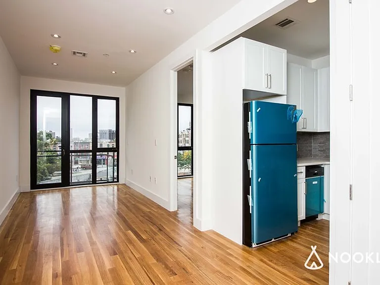 102 Somers St #2F — Photo 1