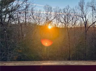 136 Jennifer Ln, Mineral Bluff, GA 30559