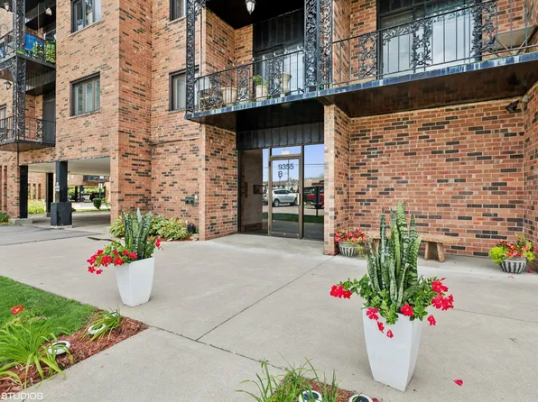 9355 Landings Ln Unit 406, Des Plaines, IL 60016