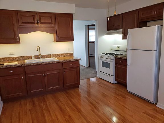 3rd image of 14450 Jefferson Ave APT 2E