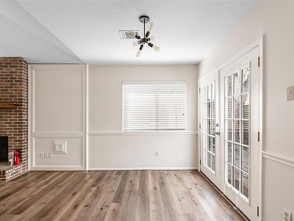 3rd image of 10830 Lynbrook Dr APT B