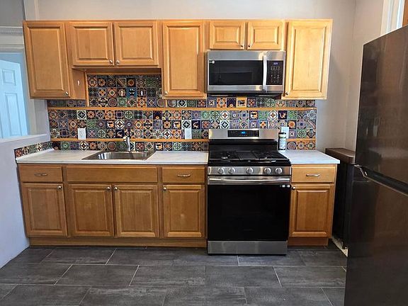 4th image of 618 W Chew Ave