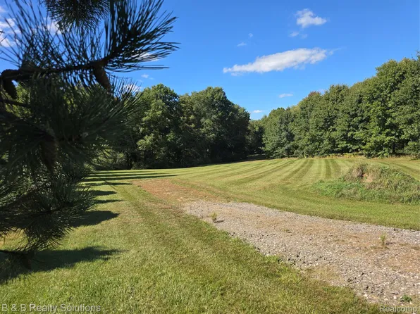 Sheryl Ct Unit 12, Lapeer, MI 48446