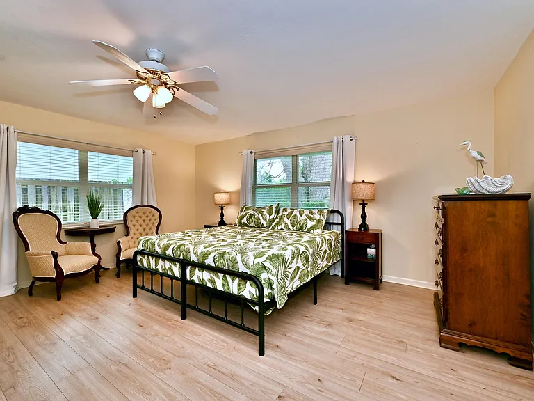 129 Alhambra Pl — Photo 16