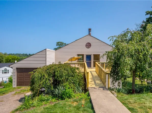 10 1/2 Mitchell Dr, Pittsburgh, PA 15241