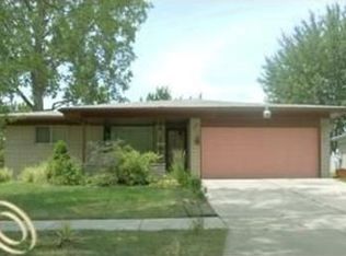 30139 Manor Dr, Madison Heights, MI