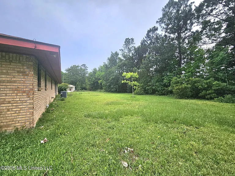 530 Easterbrook St — Photo 16