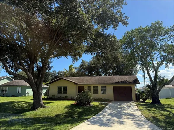 442 SW Lucero Dr, Port Saint Lucie, FL 34983