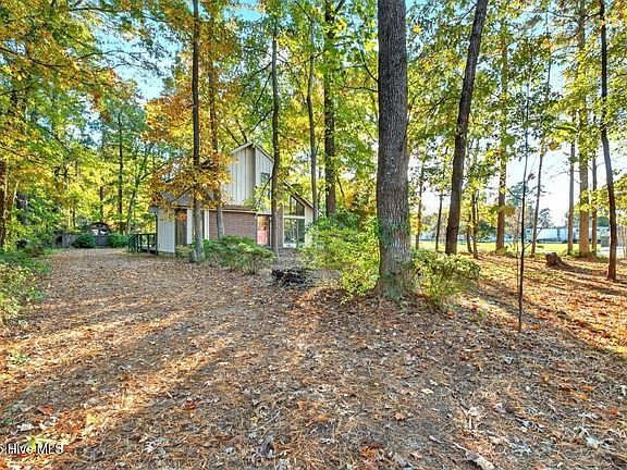 2nd image of 100 Pineview Drive
