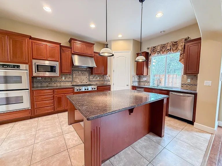342 Stanforth Ct — Photo 16