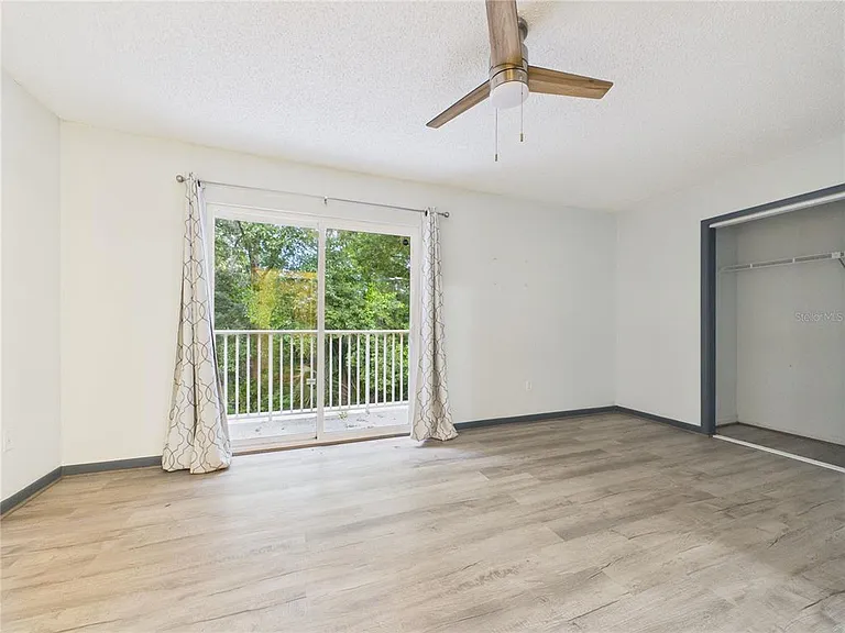11239 Cedar Hollow Ln — Photo 30