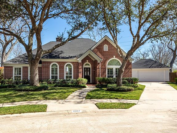 2nd image of 4907 Rutherford Ct