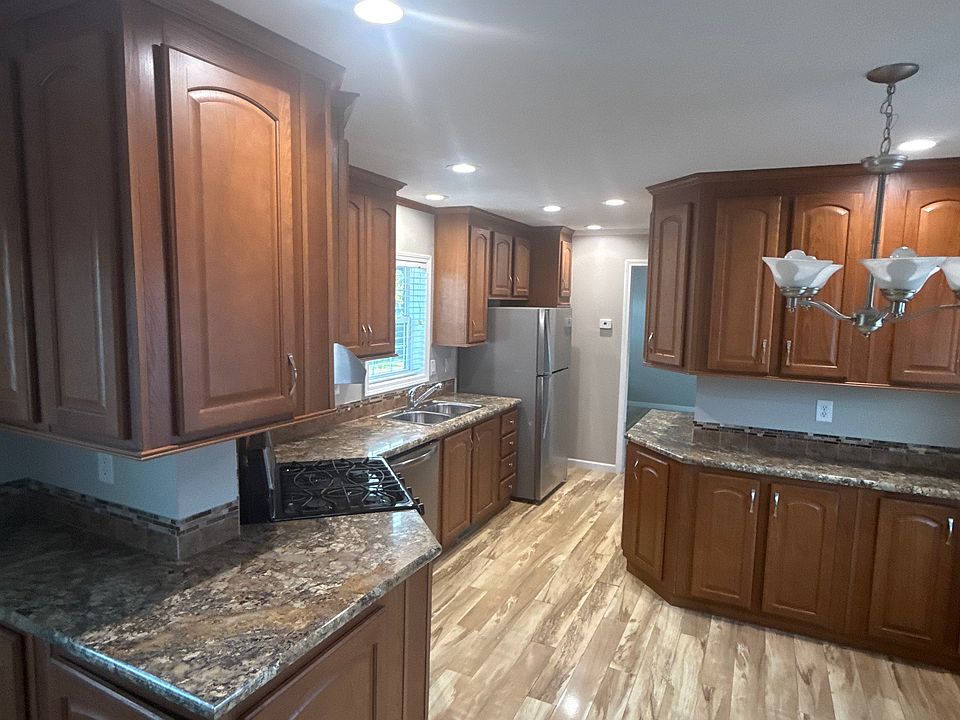2nd image of 103 Main St #1-B