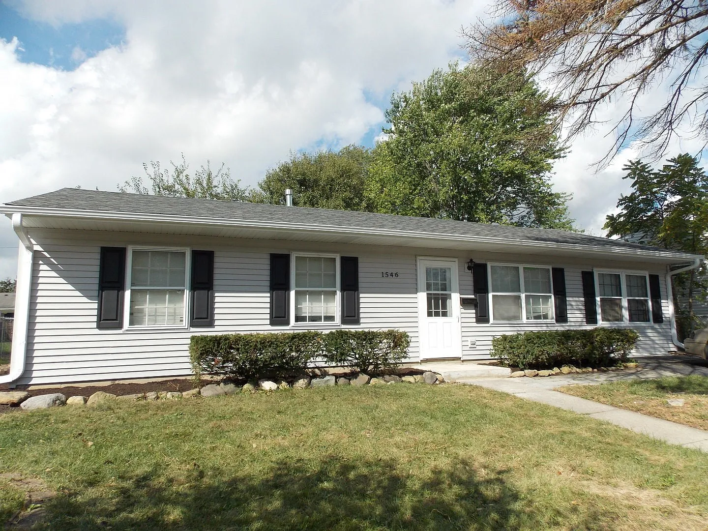1546 Sandy Ln photo 1