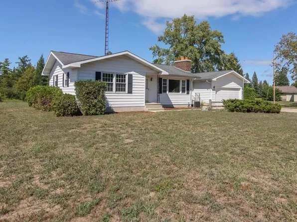 9026 Platte Rd, Honor, MI 49640