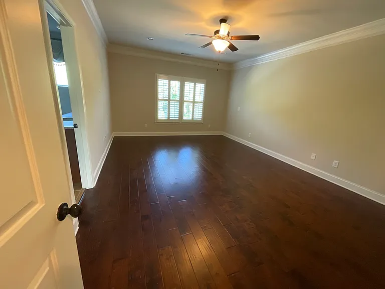 1520 Parkside Dr — Photo 10