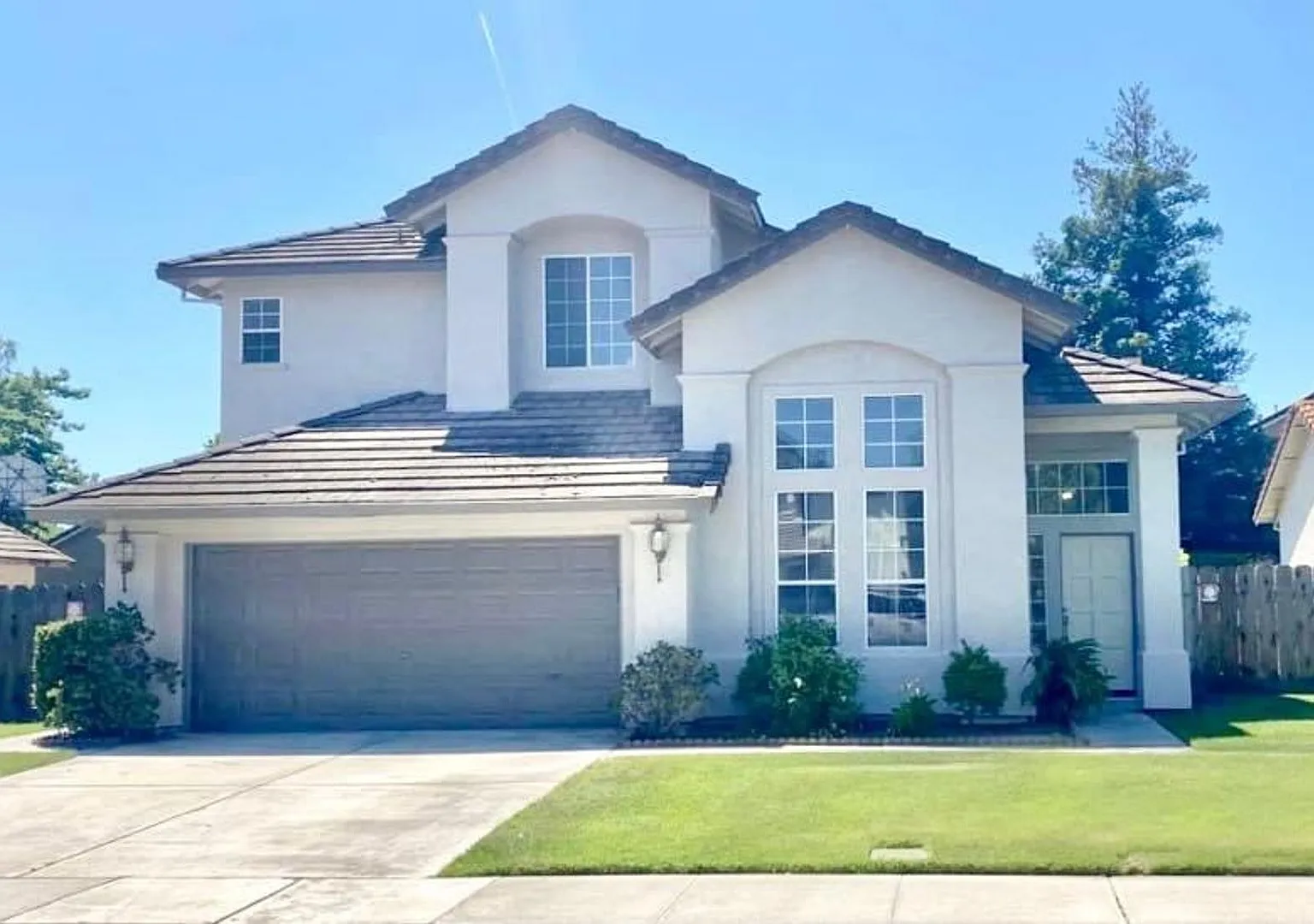 Beautiful Home For Rent - In Manteca! — Photo 1