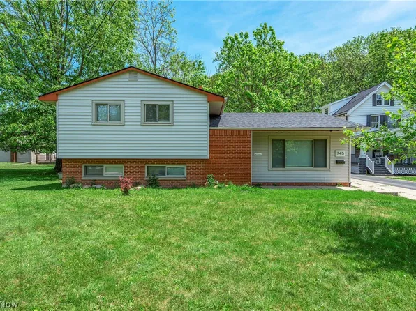 745 Wellmon St, Bedford, OH 44146