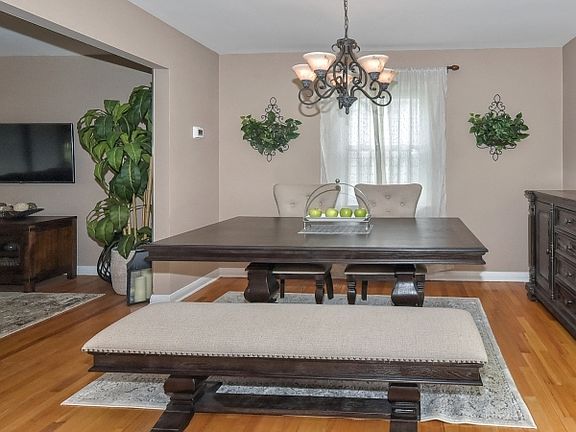 5th image of 2-08 Bellair Ave #1X