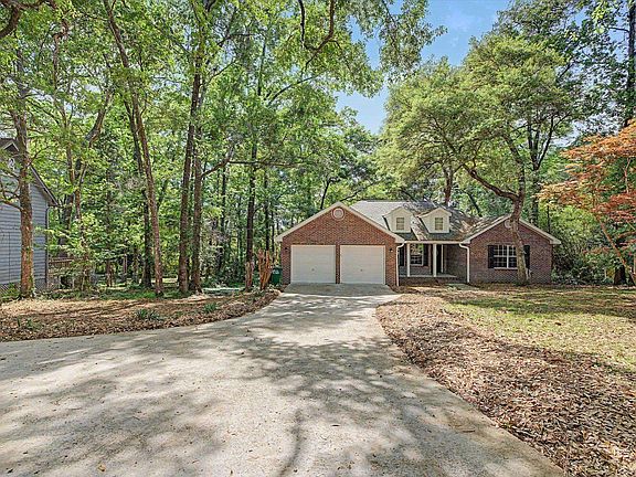3rd image of 3044 Cloudland Dr