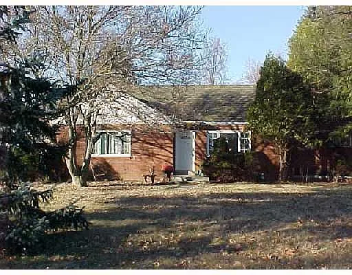 2264 Country Club Dr photo 1
