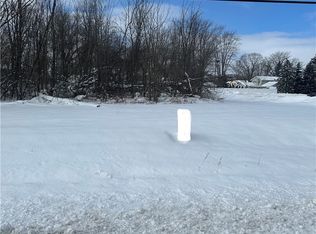 Creek Rd, Lewiston, NY 14092