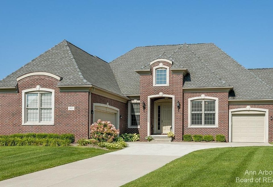 1st image of 2433 Woodview Ln