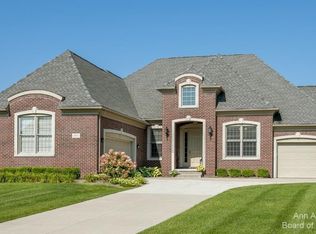 2433 Woodview Ln, Ann Arbor, MI 48108