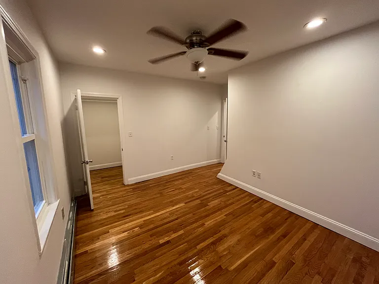 2038 Dorchester Ave — Photo 9