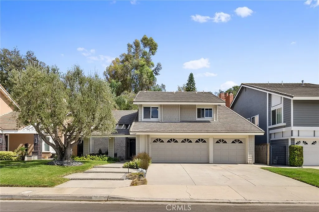 4 bed, 2.5 bath, 2583 sqft, $6,500 — Photo 2