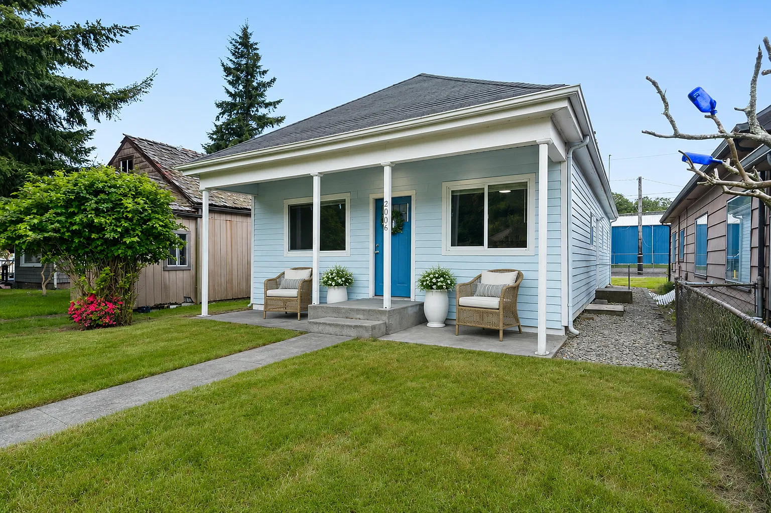 3 bed, 1200 sqft, $1,850 — Photo 1