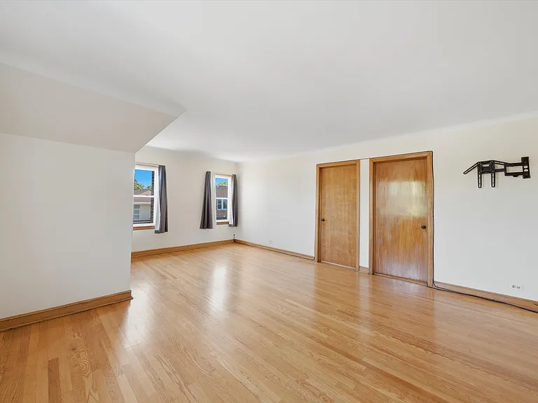 7058 S Fairfield Ave #2 — Photo 13
