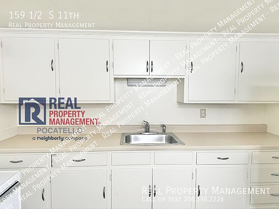 5th image of 159 1/2 S 11th Ave