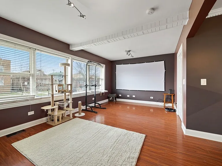 5700 W Melrose St #1 — Photo 4