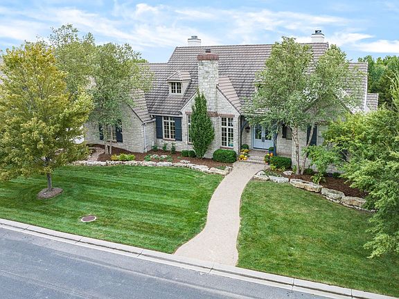 2nd image of 403 E Pine Meadow Ct