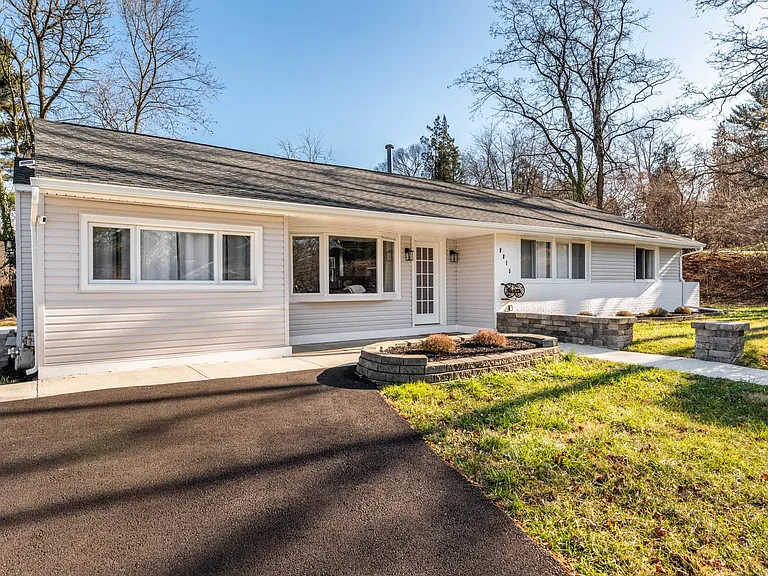 8815 Delphine Rd — Photo 28