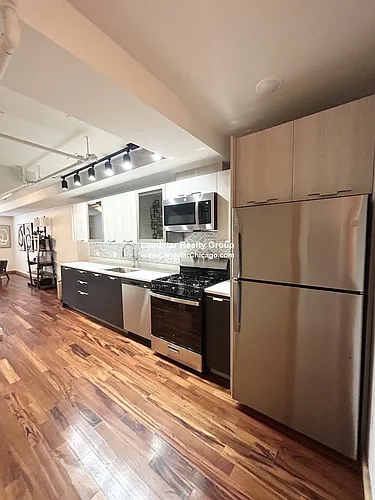 4611 S Ellis Ave #209 Photo 1