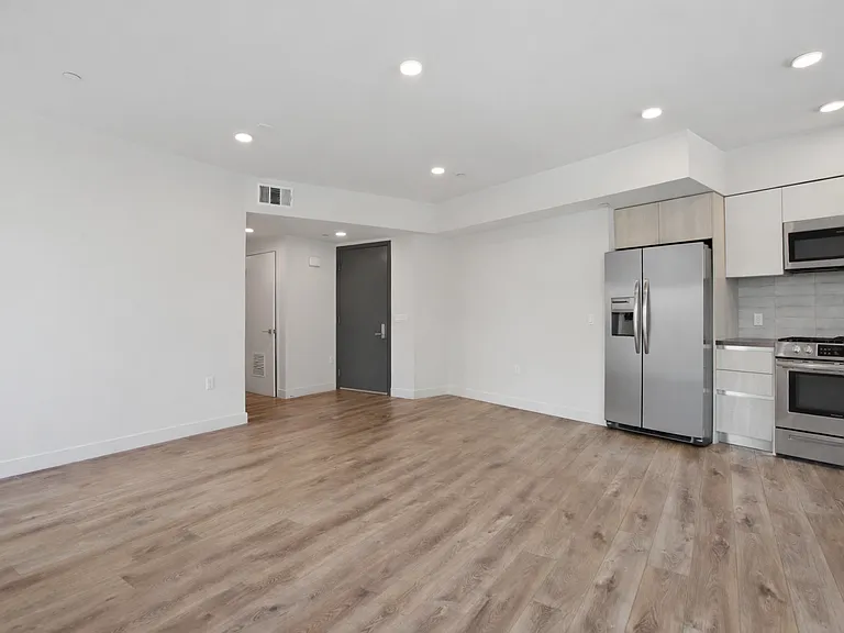 740 South Ridgeley — Photo 22