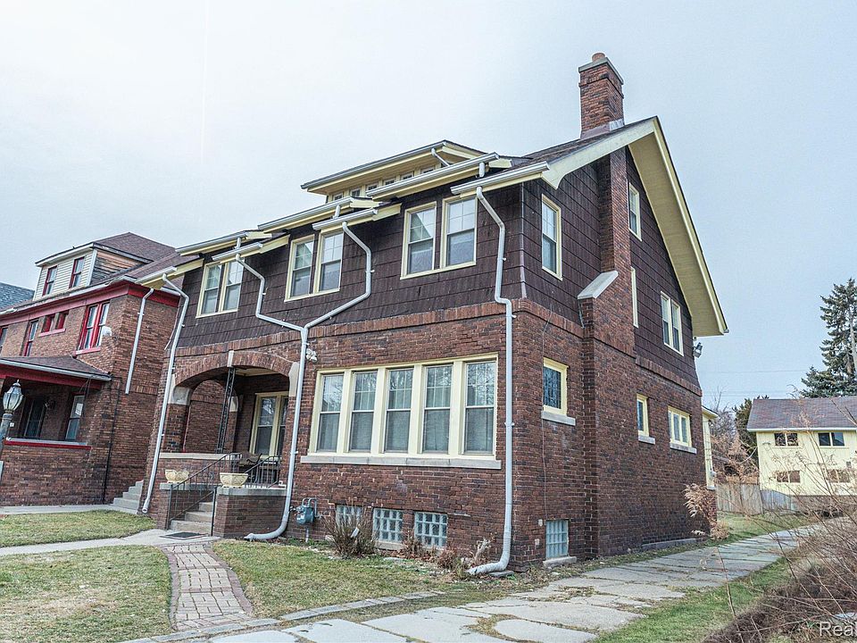1st image of 39 Colorado St