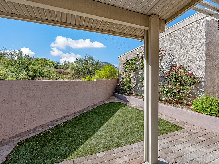 5557 N Crystal Mist Pl — Photo 12