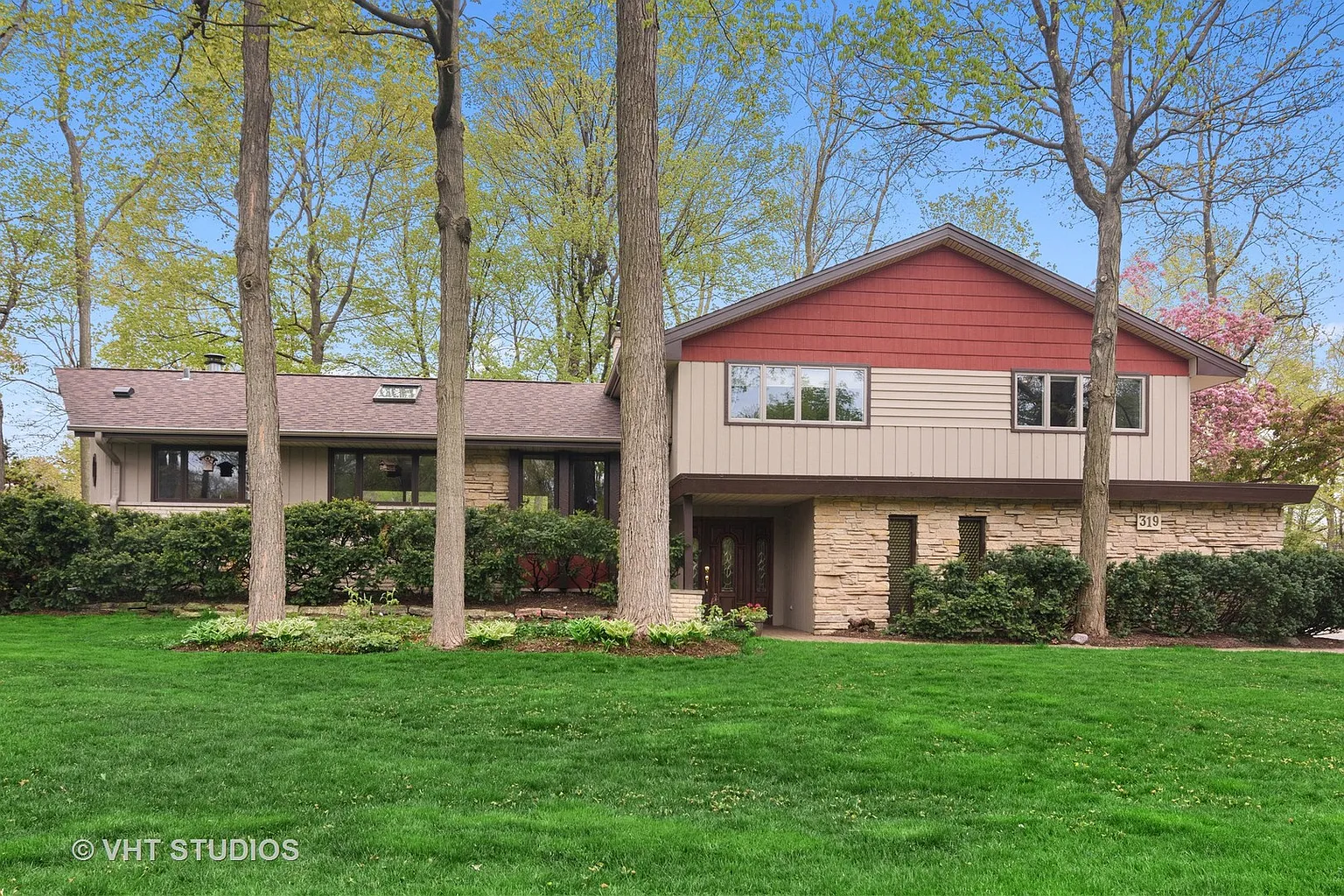 319 E Tall Trees Ln photo 1