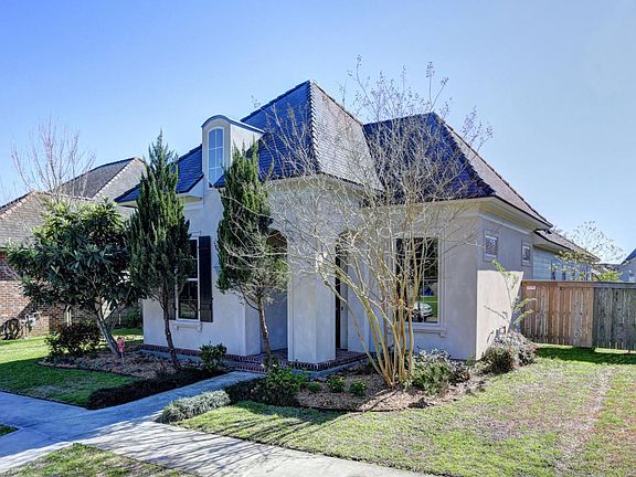 3rd image of 305 Brightwood Dr