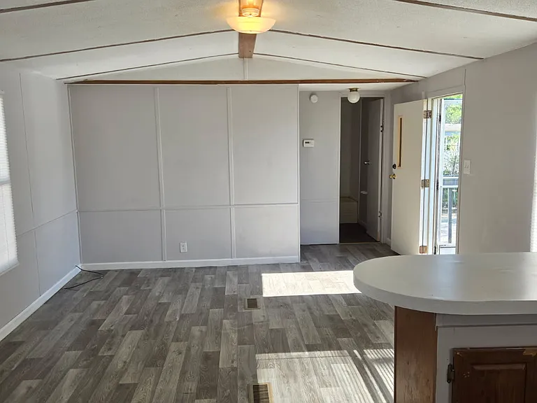 3180 S Lee Hwy SW — Photo 2