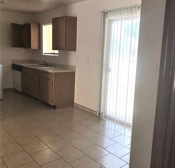 2125 S Espina St #20 — Photo 3