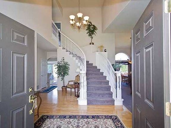 3rd image of 819 N Knudson St