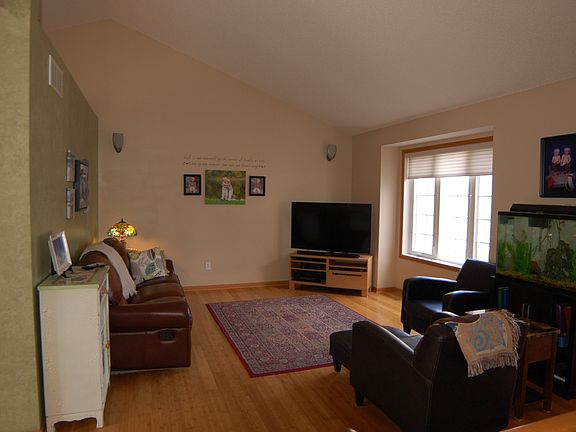 Living area with vault