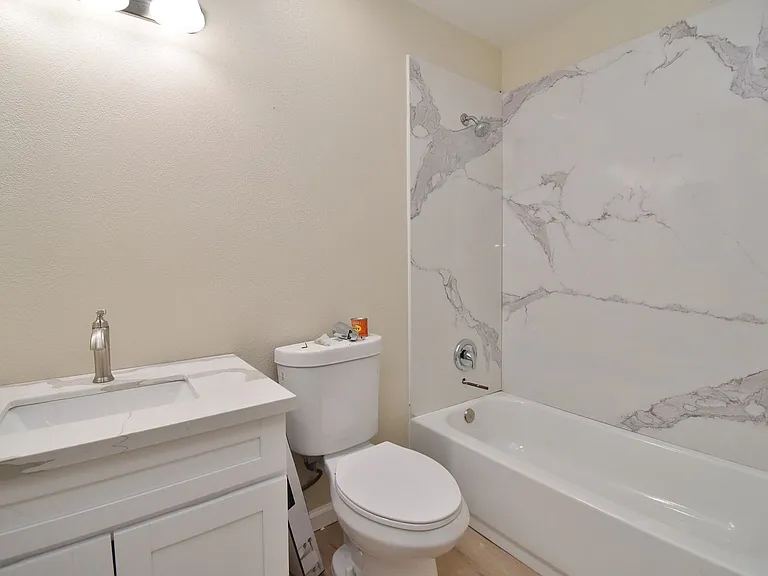 1350 Kruger Ave — Photo 16