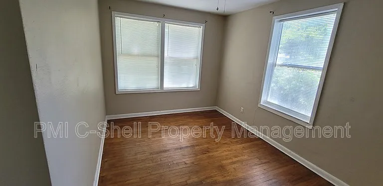 216 Marine Dr — Photo 5