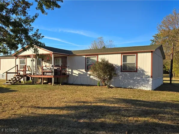 406 W Highland Ave, Wister, OK 74966